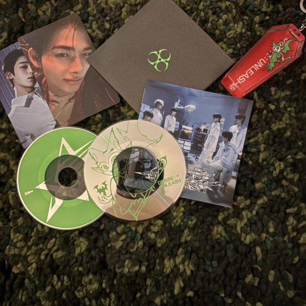 I bought these objects because they are beautiful, help me get into this band?