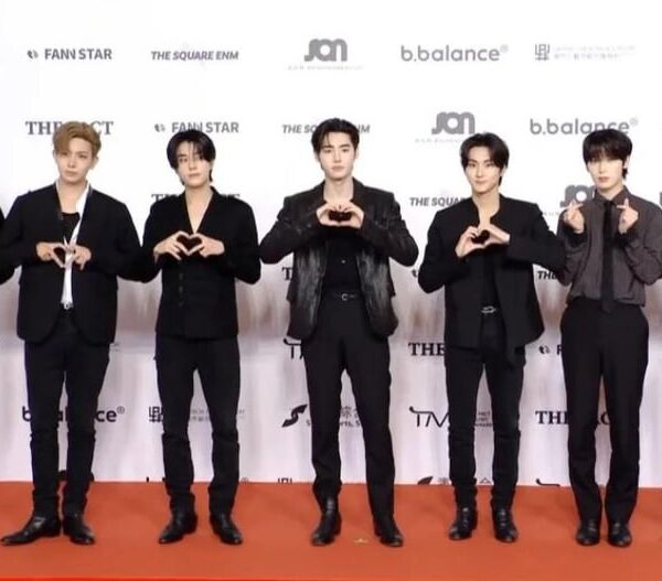 250920 Enhypen Looks On Red Carpet For The Fact Music Awards today