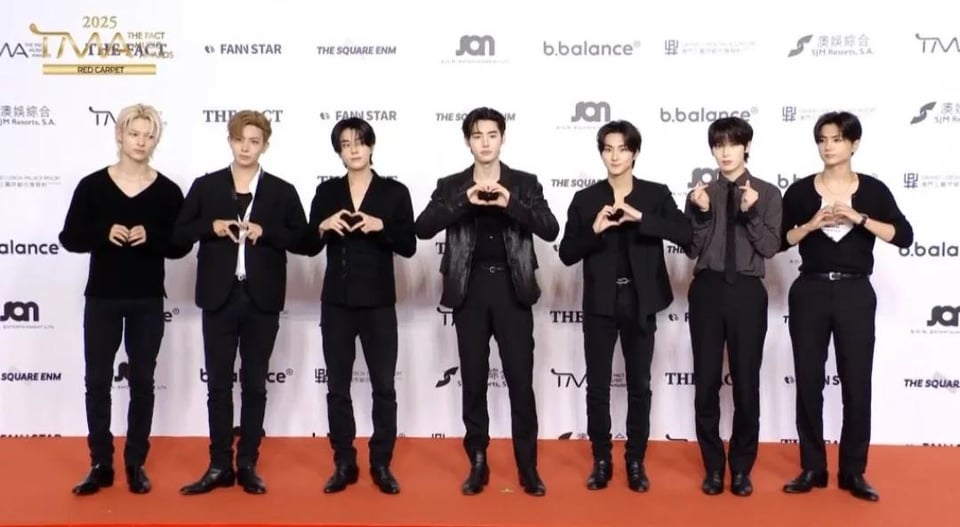 250920 Enhypen Looks On Red Carpet For The Fact Music Awards today