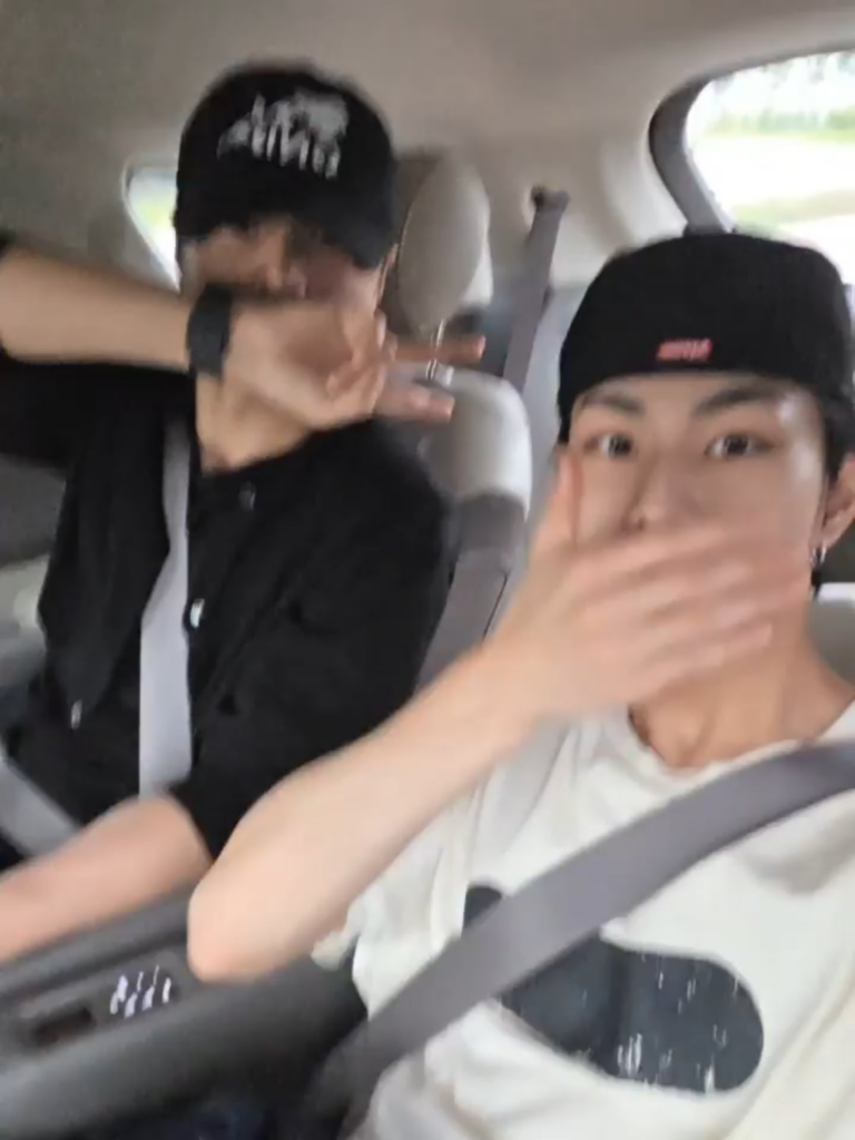 250905 Weverse: Jungwon with Jay