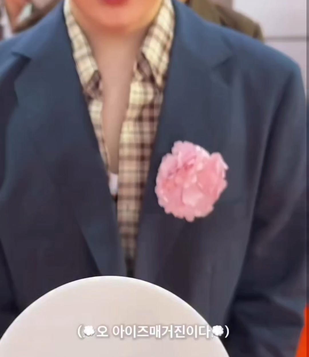 250925 eyesmag Instagram: ENHYPEN @ Prada SS26 (2)