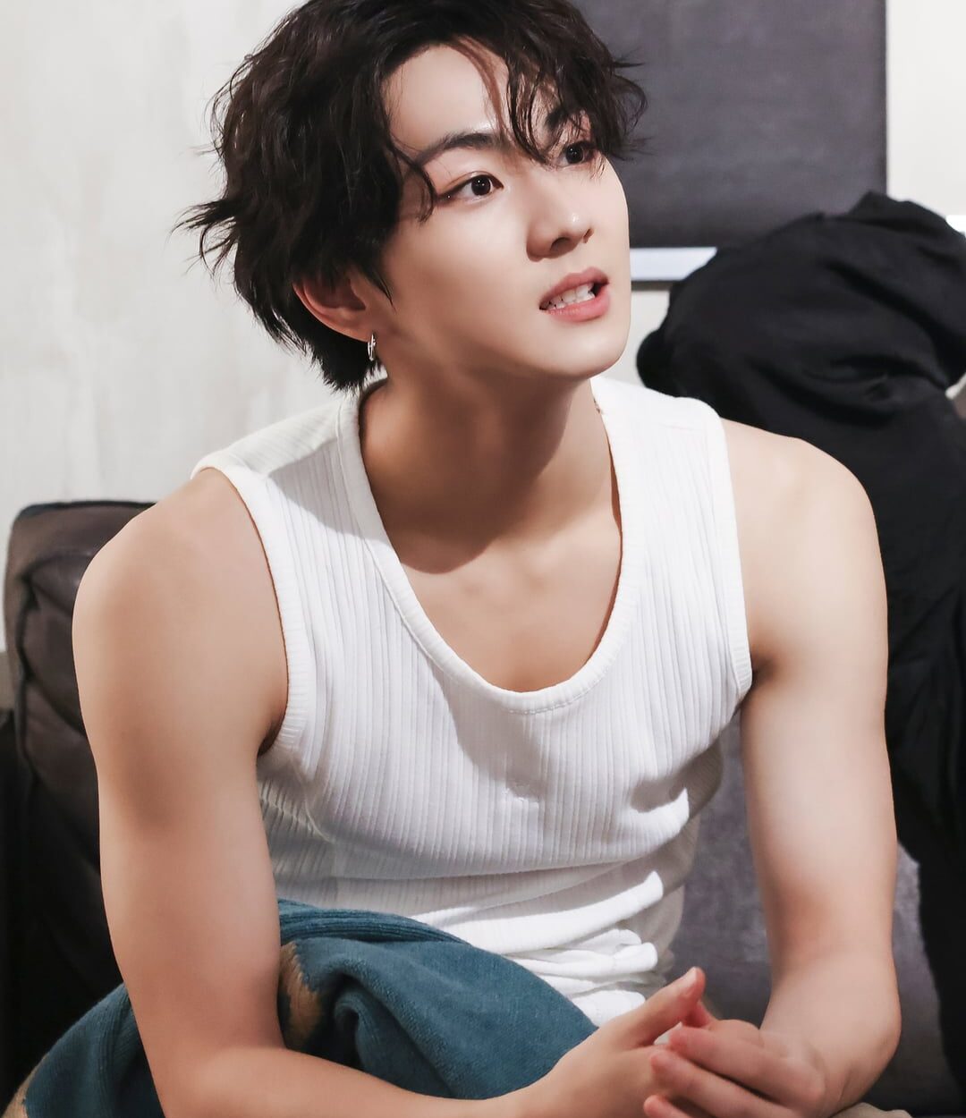 250903 ENHYPEN OFFICIAL Twitter: [🎞️ENroll] BACKSTAGE PHOTO @ 'WALK THE LINE' in Berlin