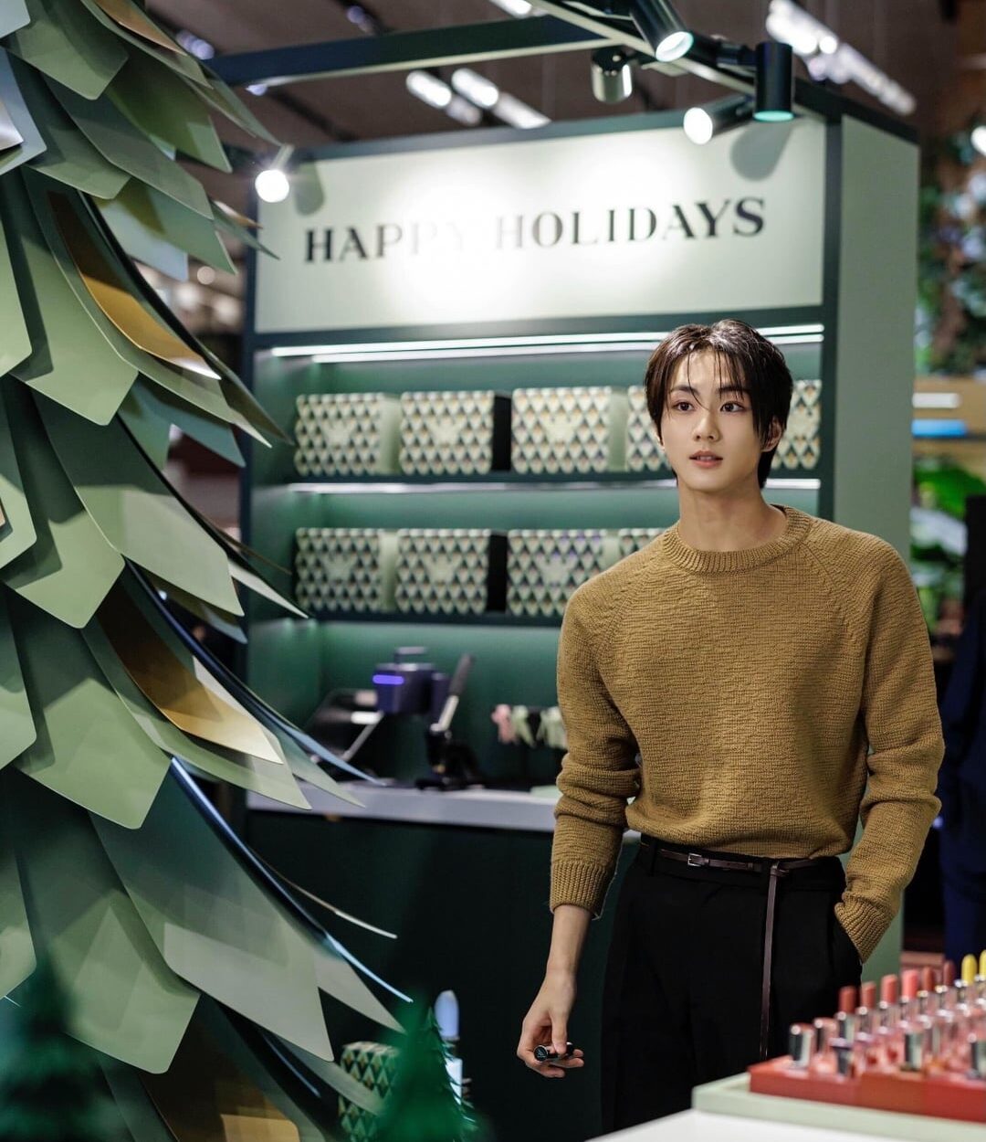 251007 Instagram Story: Jungwon @ Prada Beauty