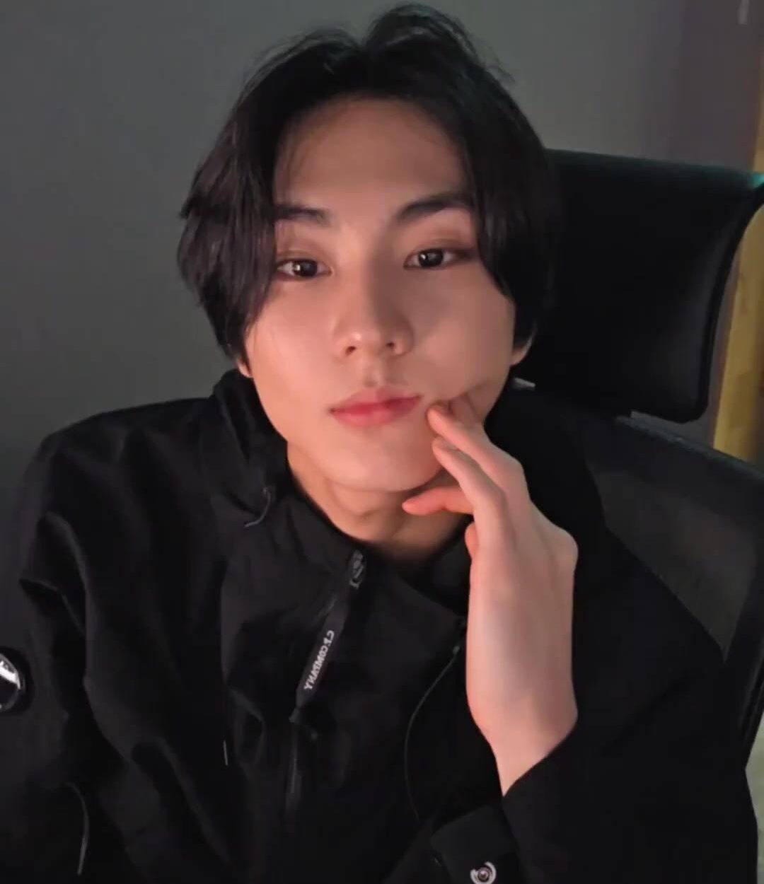 251012 [Weverse Live: Jungwon] 😃