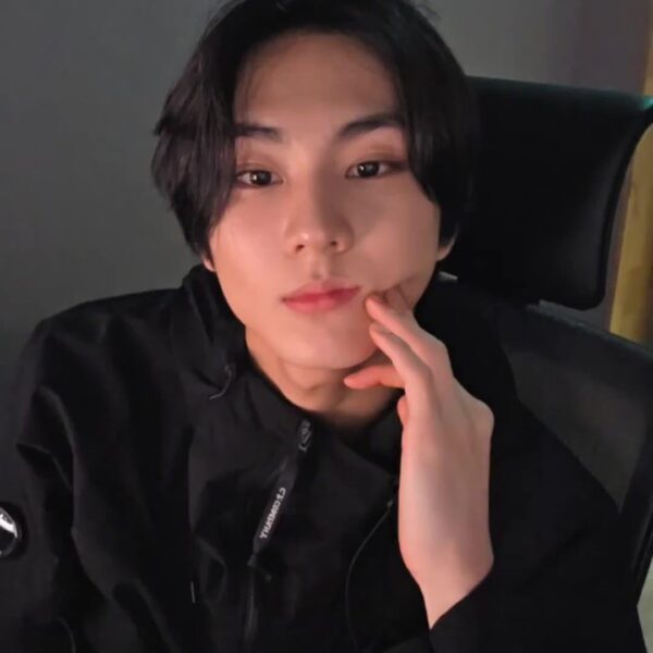 251012 [Weverse Live: Jungwon] 😃