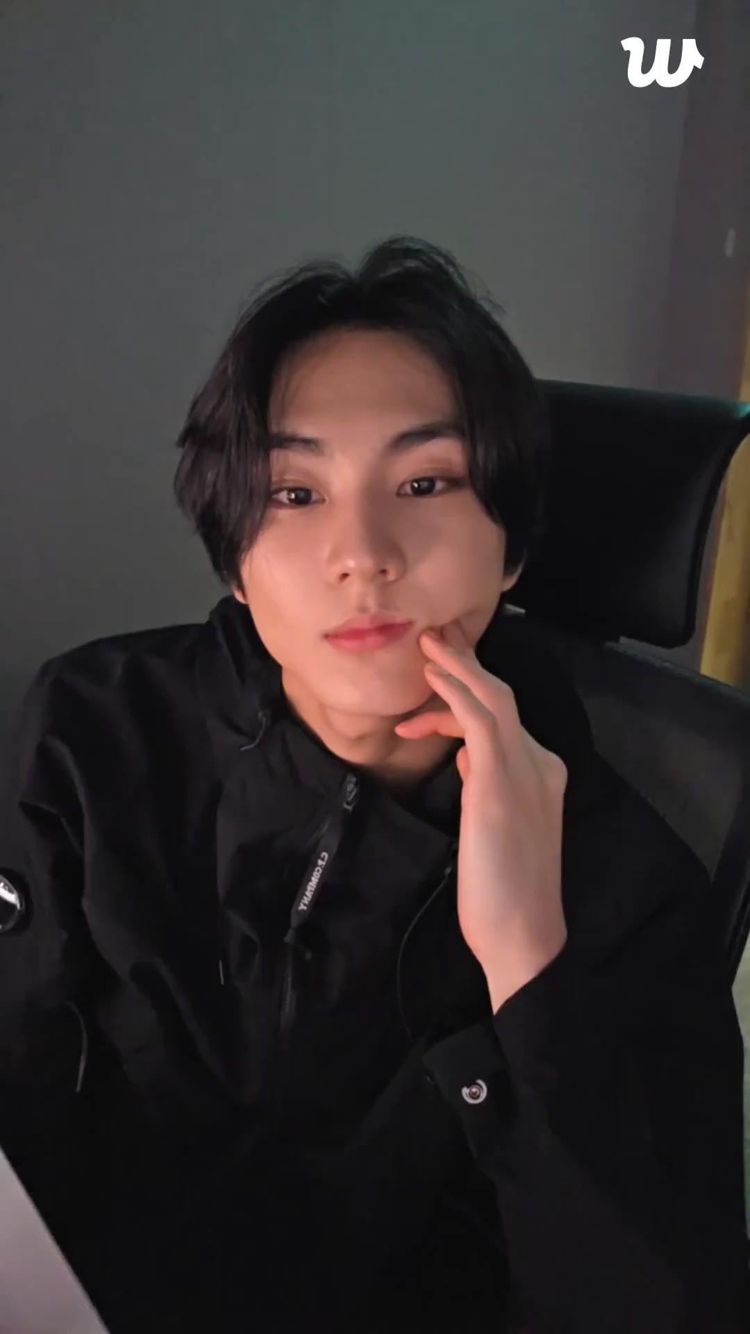 251012 [Weverse Live: Jungwon] 😃