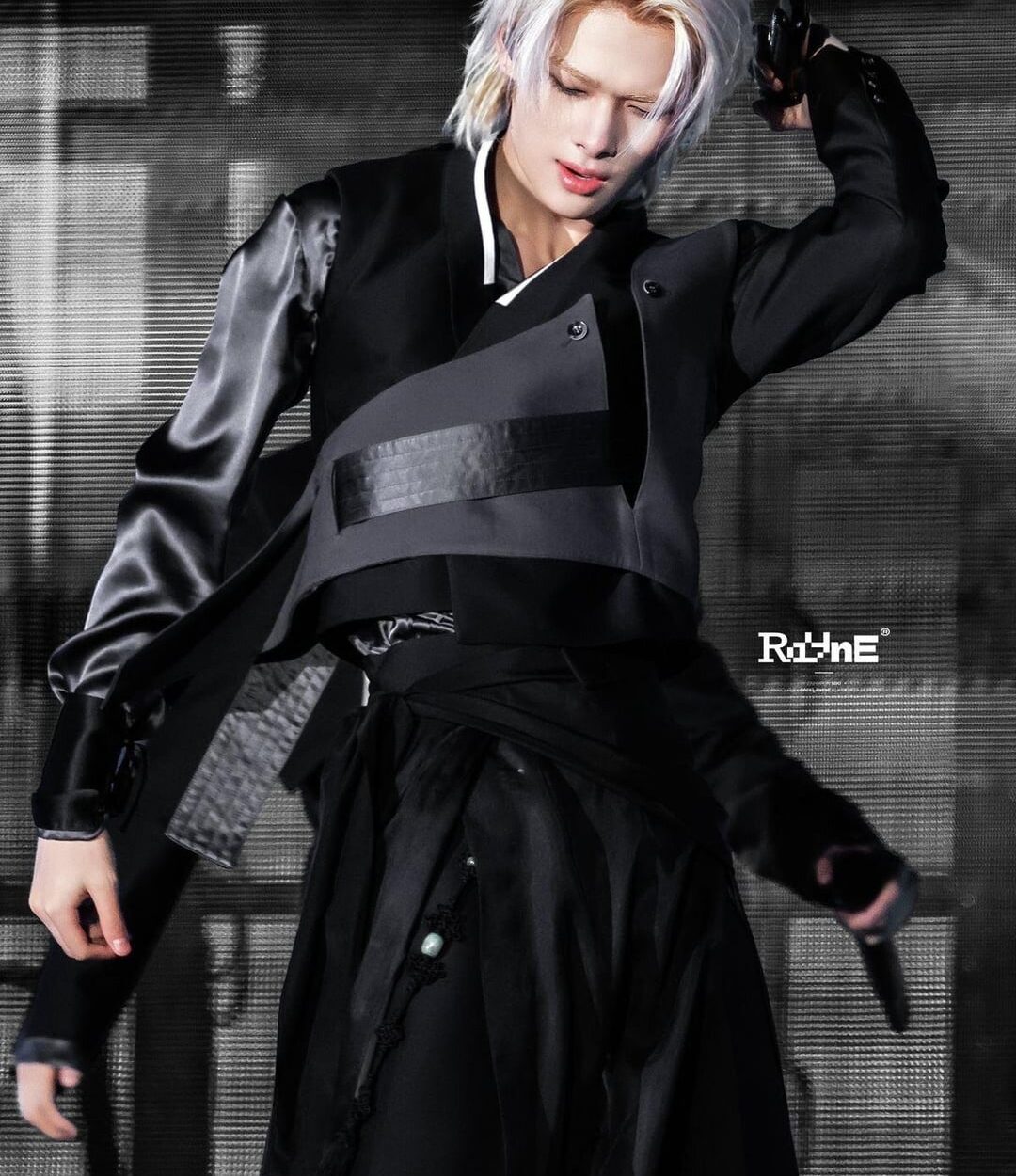 These altered Hanbok fits omg???