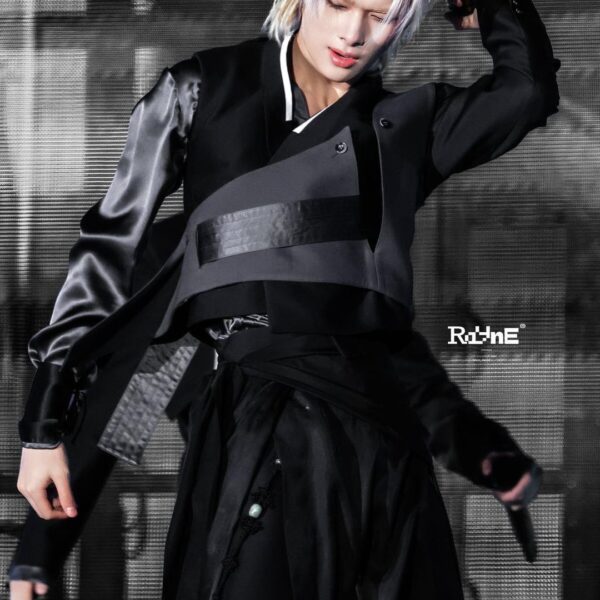 These altered Hanbok fits omg???