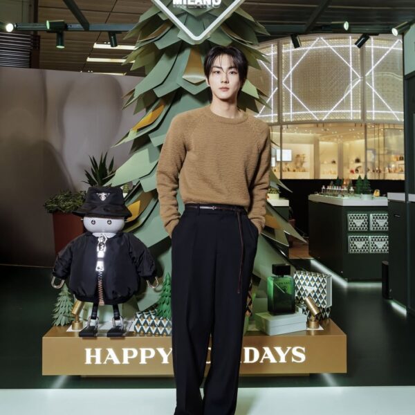 251010 L'Officiel Singapore Instagram: Jungwon @ Prada Beauty