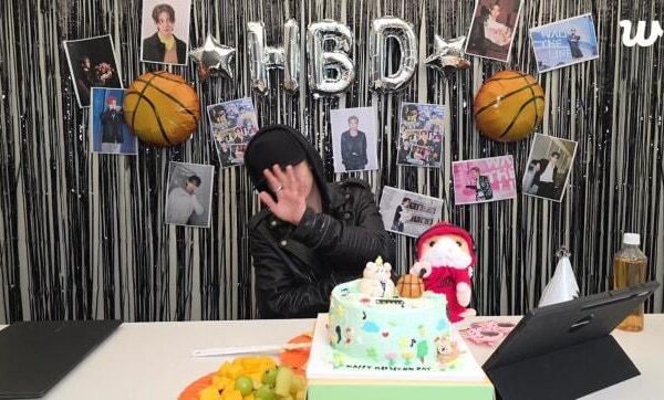 251015 [Weverse Live: Heeseung] All ENGENEs come in 🎂 (엔진다들어와🎂)