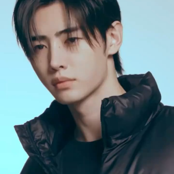 251030 MUSINSA weibo update with Sunghoon