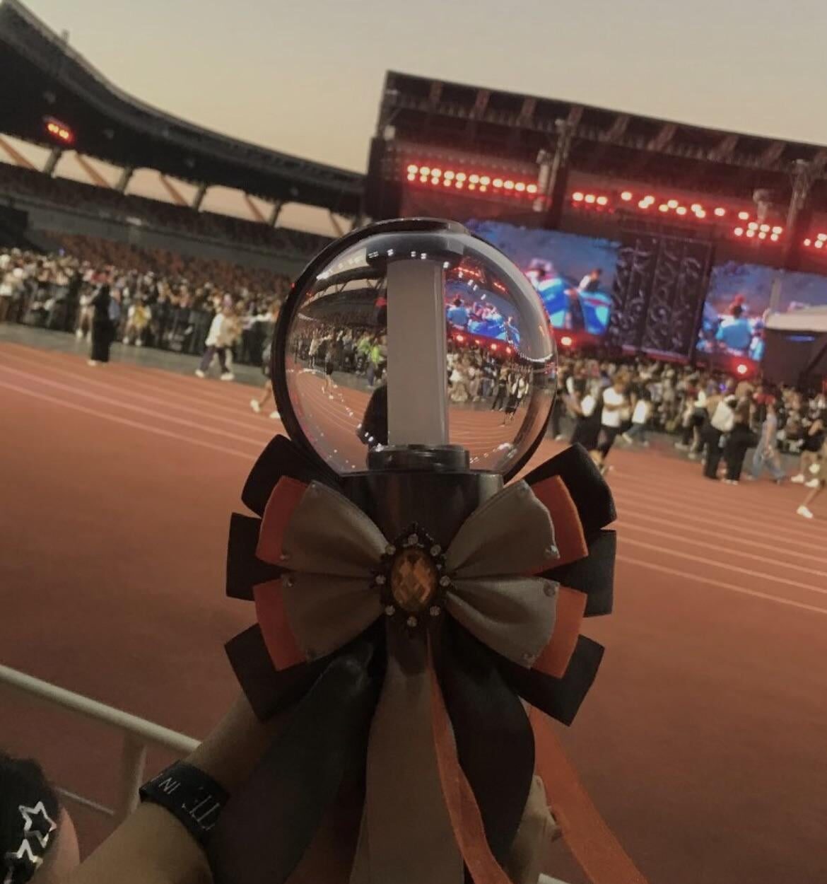 PH engene: Im selling my Lighstick V1