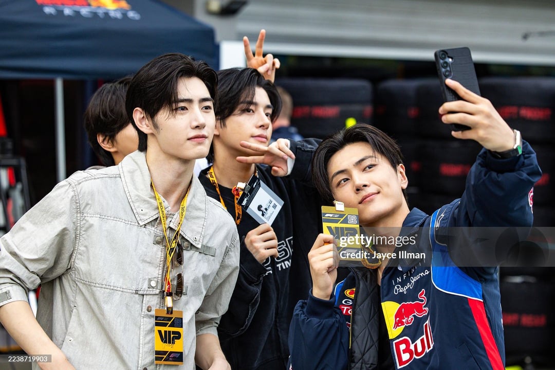 251002 Getty Images | Jungwon, Jay, Jake and Sunghoon at the F1 Grand Prix of Singapore at Marina Bay Street Circuit