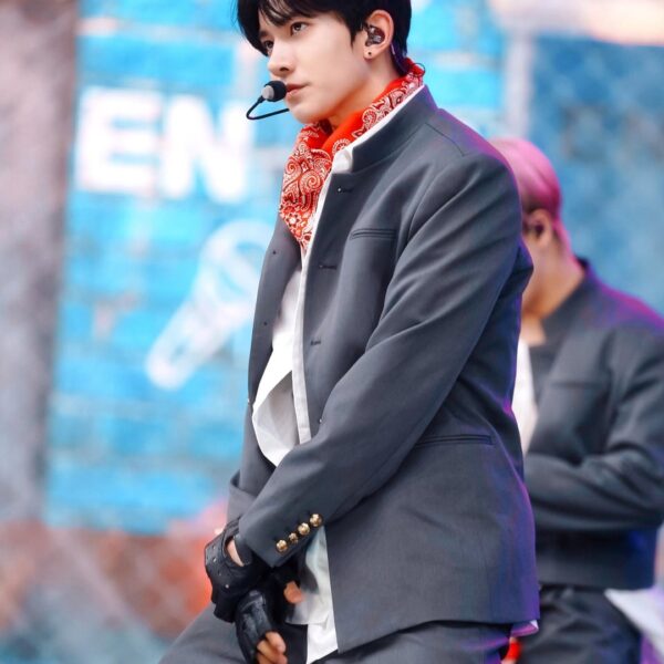 220713 Throwback: ENHYPEN - Future Perfect (Pass the MIC (220712 Performance Photos) @ SBS THE SHOW