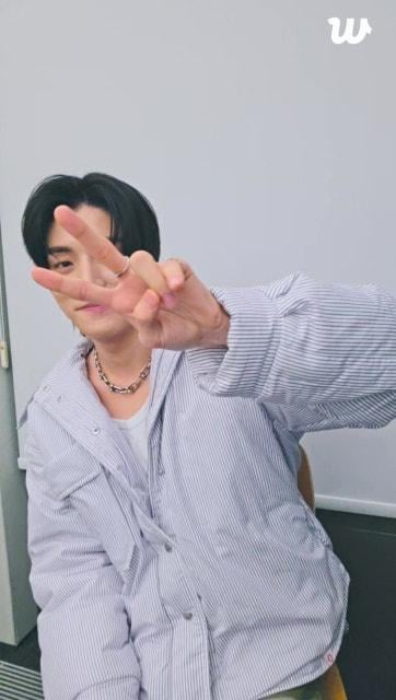 251114 [Weverse Live: Jake] Hello (안녕)