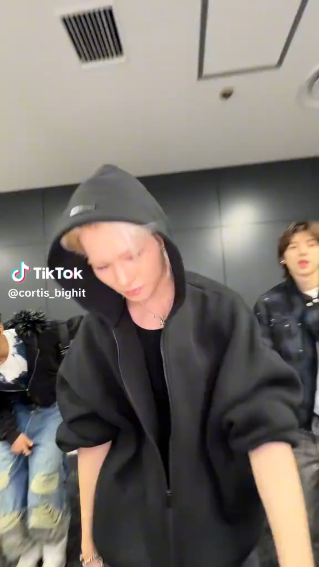 251104 Cortis Tiktok: Keonho & Juhoon with Ni-ki @ GO