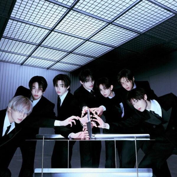 251112 ENHYPEN Wants to Meet You Under the ‘Mistletoe’ With Festive Cover of Justin Bieber’s Seasonal Hit | Billboard