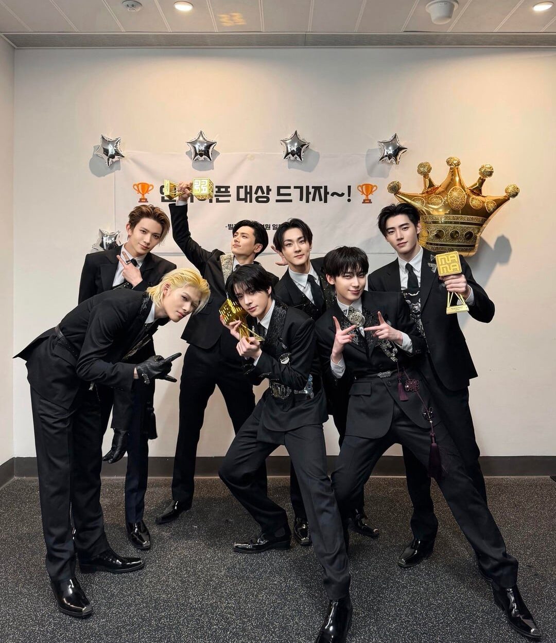 251129 Twitter/X: ENHYPEN OFFICIAL @ 2025 MAMA AWARDS