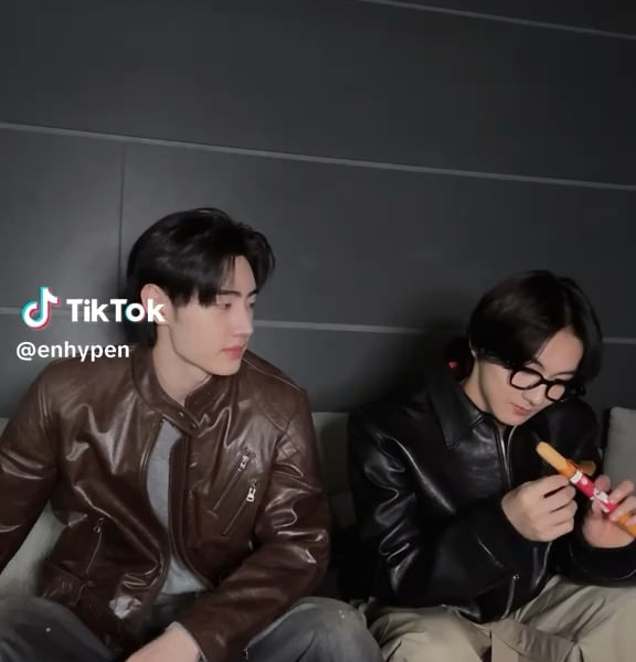 251103 Tiktok: Sunghoon & Jungwon