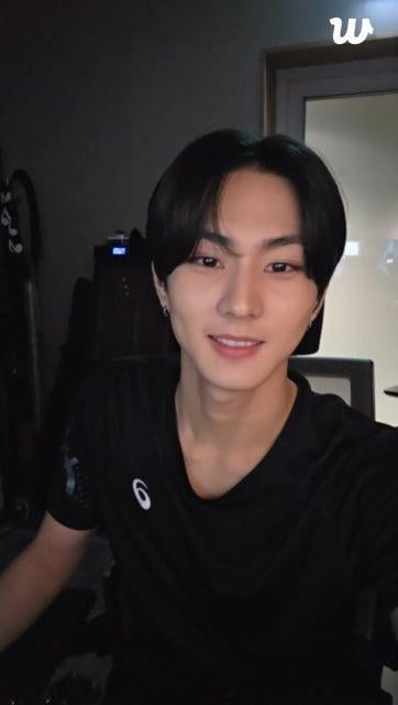 251124 [Weverse Live: Jungwon] Hi (하이)