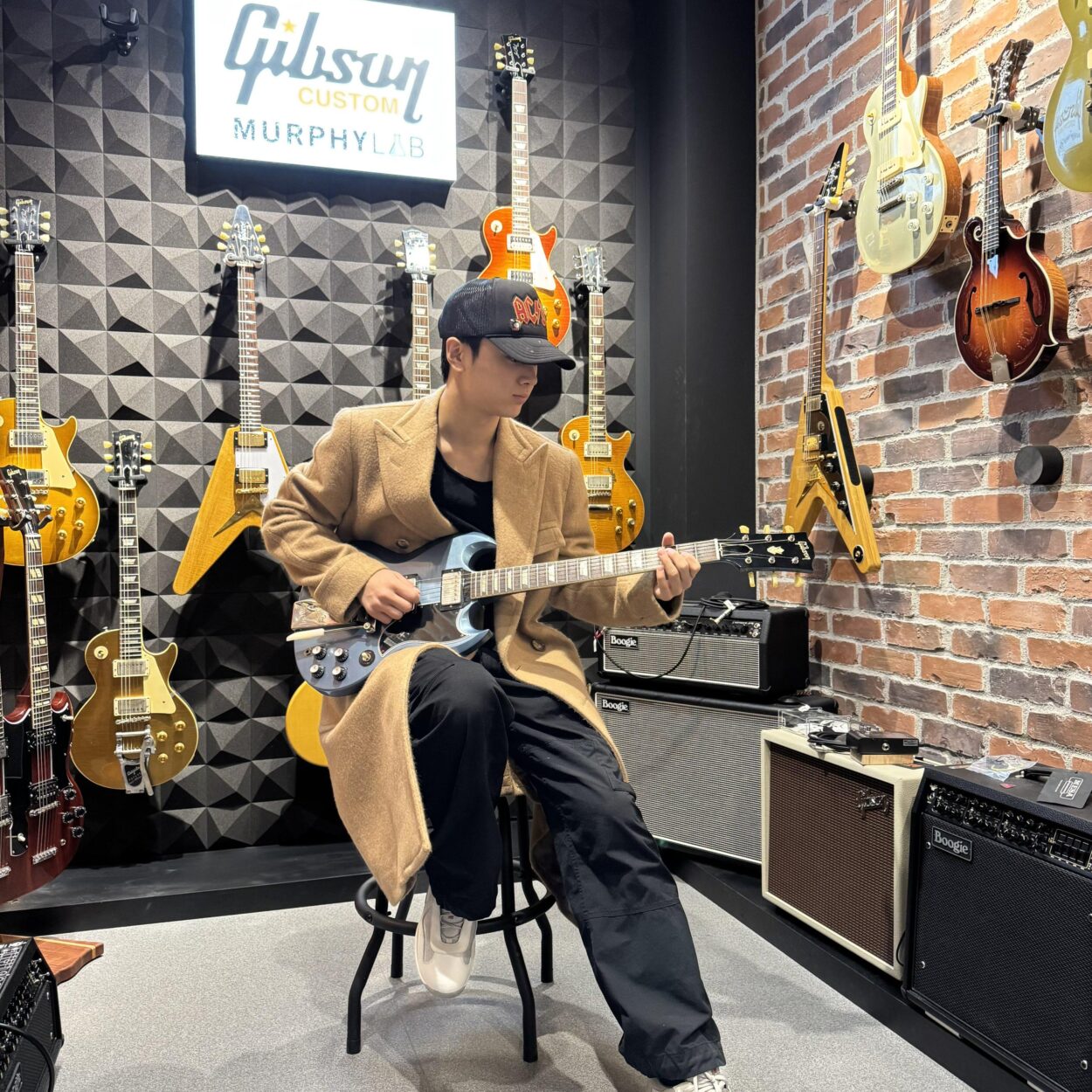 251222 GibsonJapan Twitter update with Jay