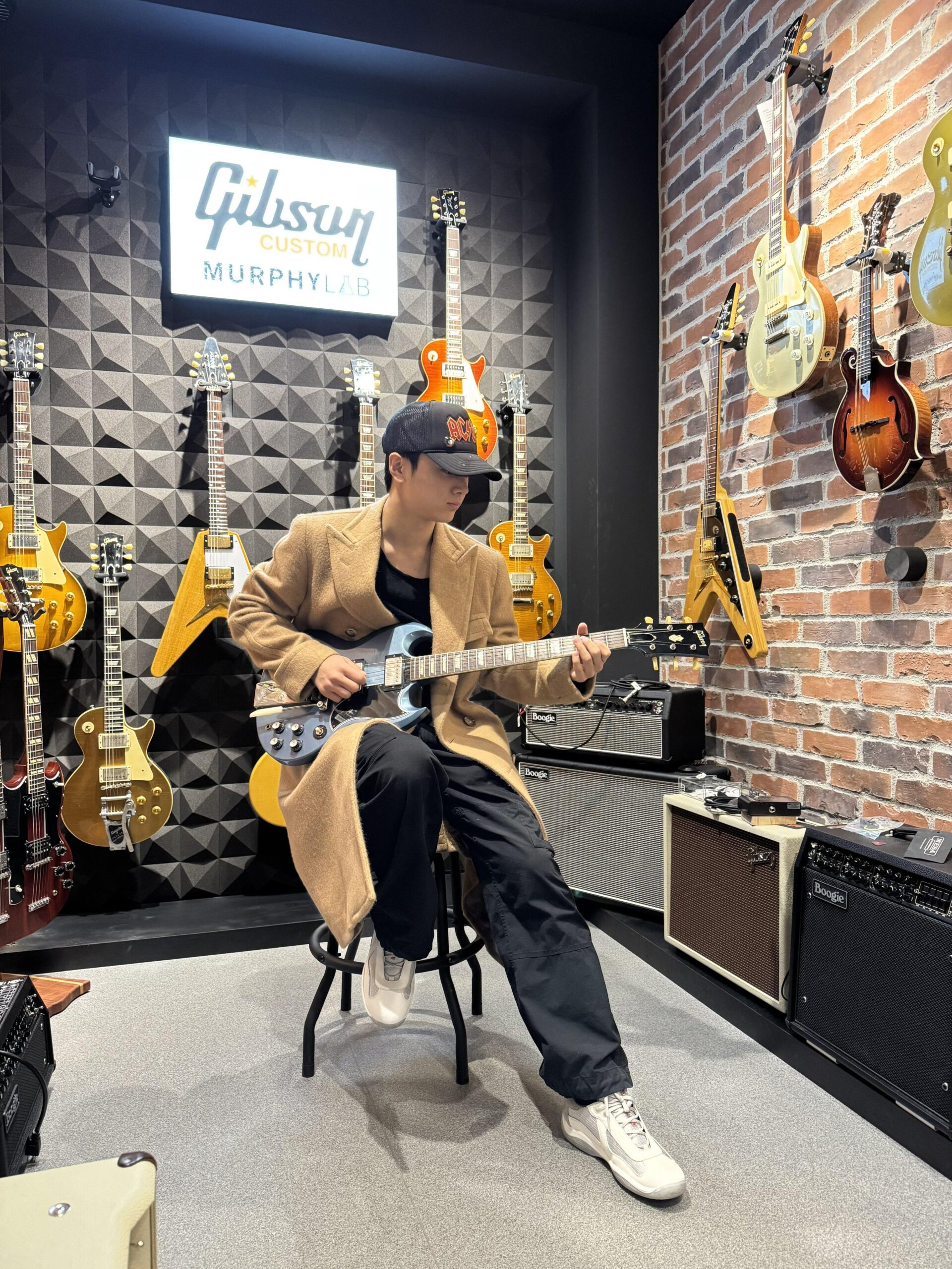 251222 GibsonJapan Twitter update with Jay