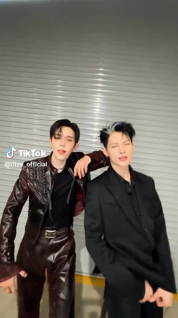 251226 RIIZE Tiktok: Shotaro with Ni-ki @ Fame