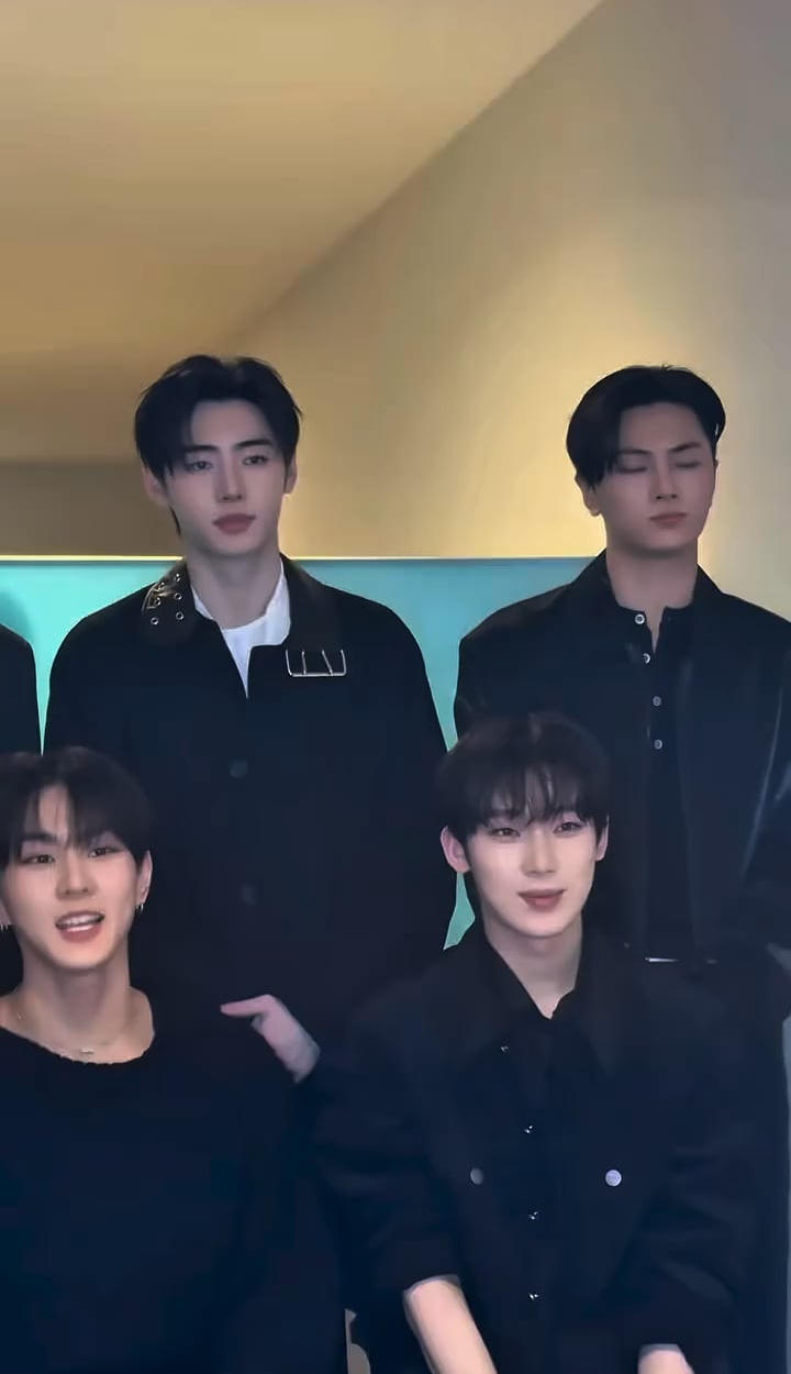 251229 ray.magazine Instagram update with ENHYPEN