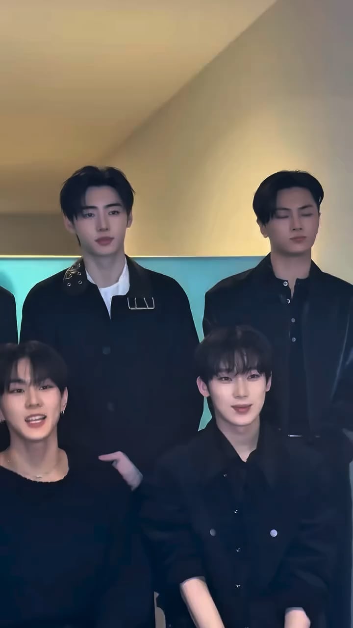 251229 ray.magazine Instagram update with ENHYPEN