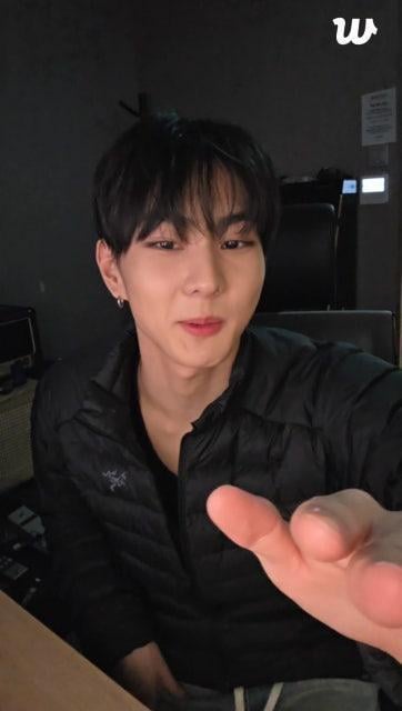 251230 [Weverse Live: Jungwon] 😃