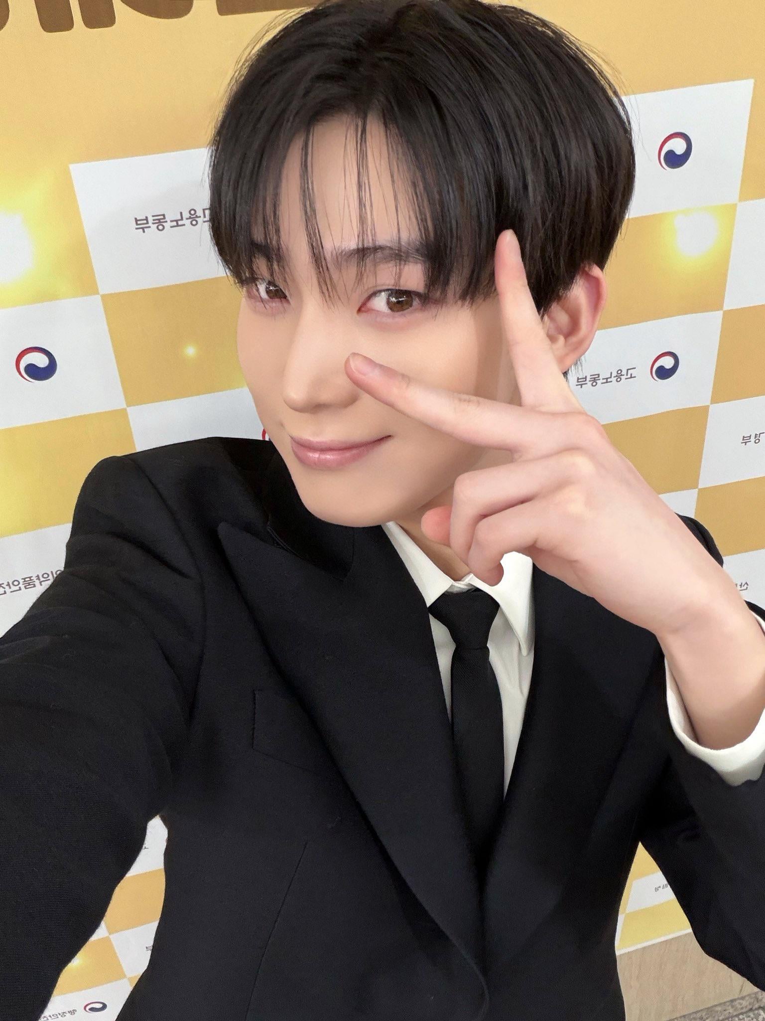 251224 Twitter/X: ENHYPEN OFFICIAL | Sunoo @ Republic of Korea Social Contribution Awards