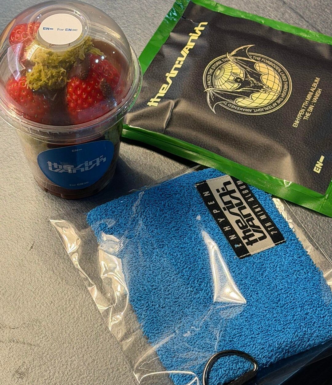 260116 ENHYPEN gifts to engenes who atended Music Bank’s prerecording