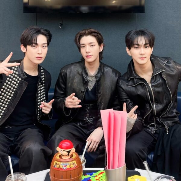 260122 Mnet Plus Update With MCs Jake, Sunoo & Jungwon - MCD Waiting Room Behind Photos