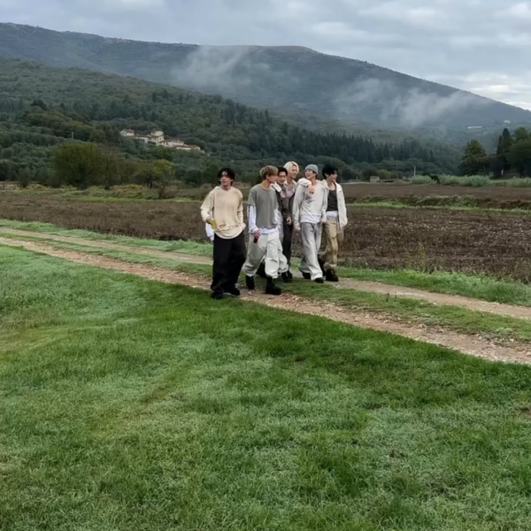 260104 Billboard Japan Instagram update with VAMPIRE NOW