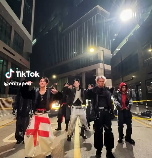 260119 Tiktok: ENHYPEN @ Knife
