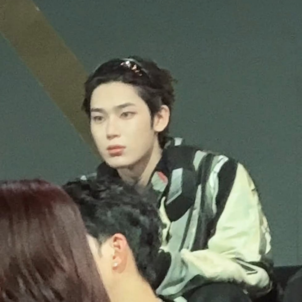 Sunoo's cute reaction to Engenes screaming "ENHYPEN" for Best Group at GDA