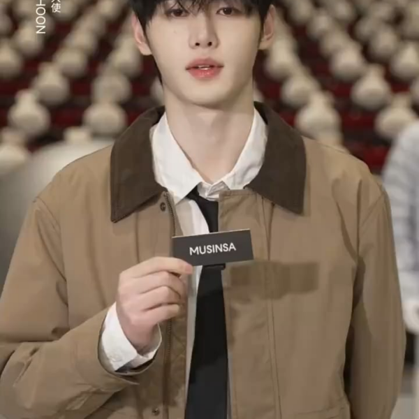 260112 MUSINSA Weibo update with Sunghoon