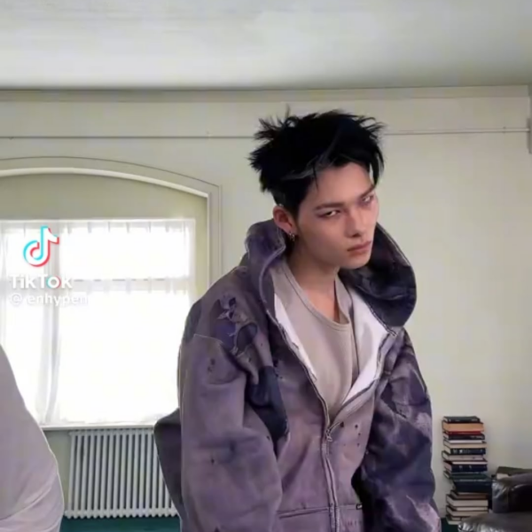 260118 Tiktok: Jungwon, Ni-ki, Jay @ Knife