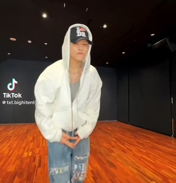 260131 TXT Tiktok: Yeonjun with Ni-ki @ Talk to You