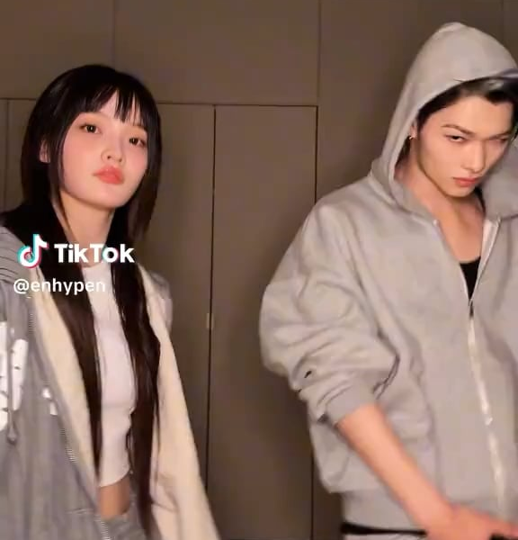 260117 Tiktok: Ni-ki with ILLIT’s Iroha @ Knife Challenge