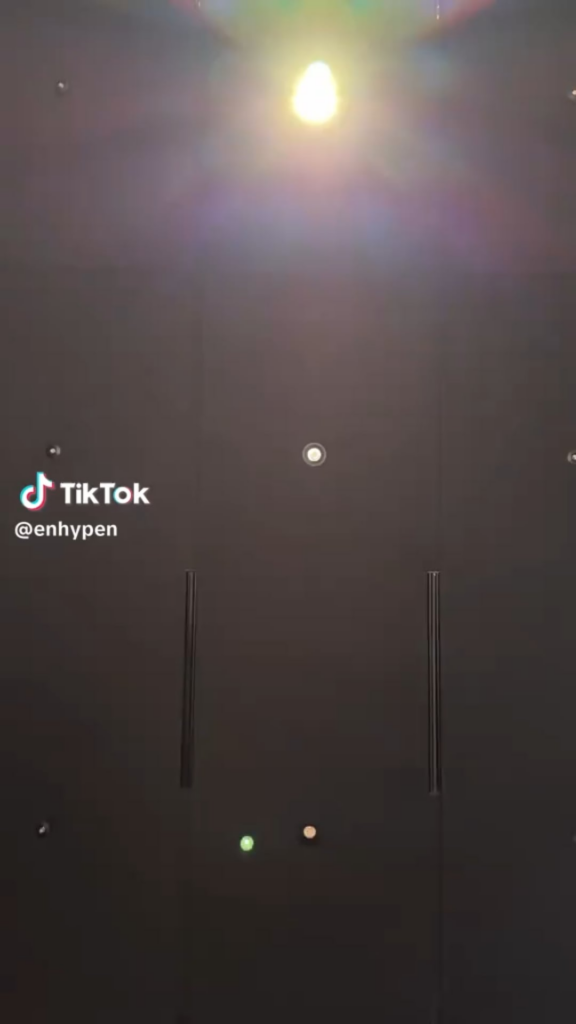 260118 Tiktok: Jungwon with &Team EJ @ Knife