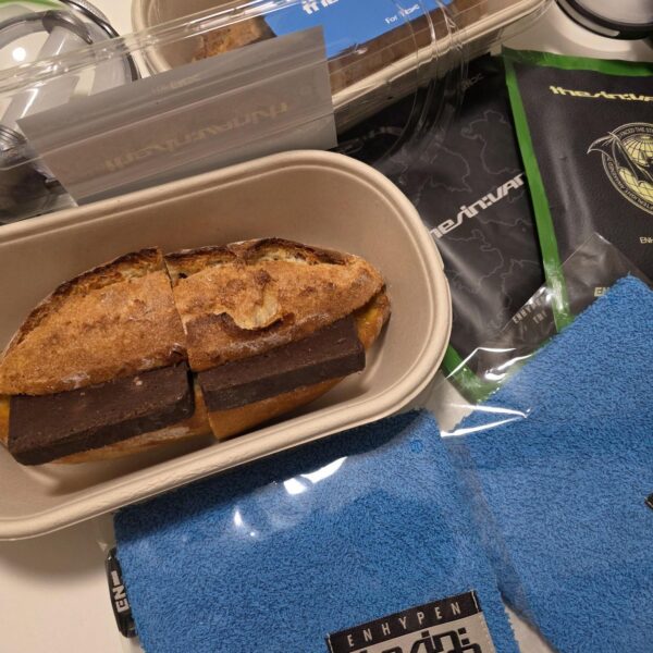 260122 ENHYPEN gifts to engenes who atended M Countdown’s prerecording