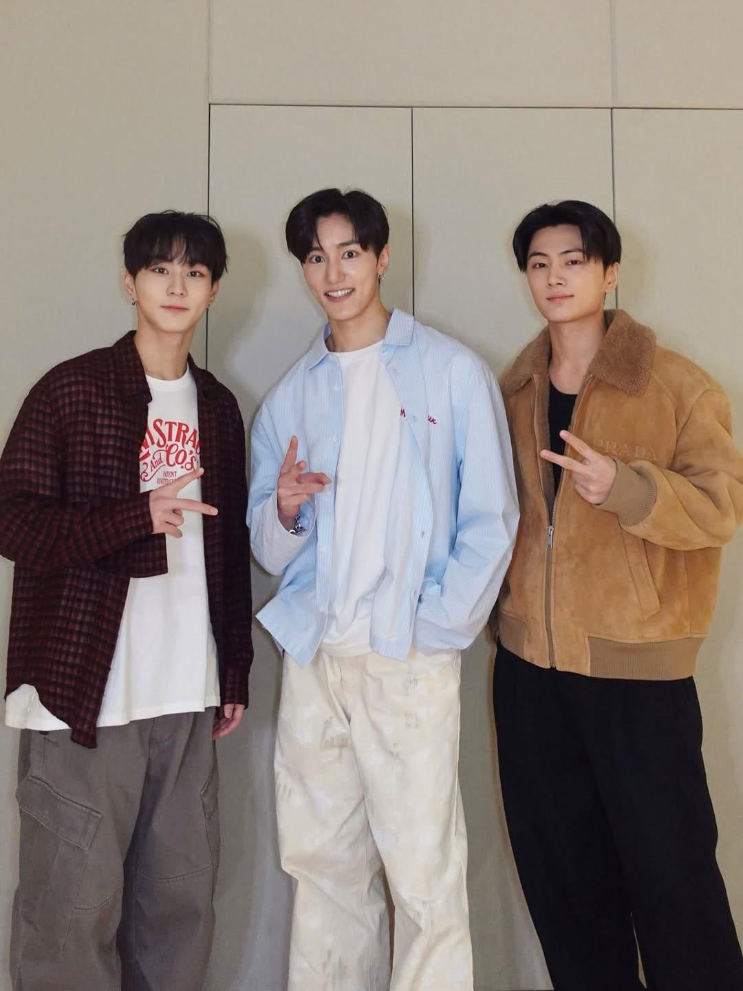 260119 issei_0806 Instagram update with Jungwon & Jay