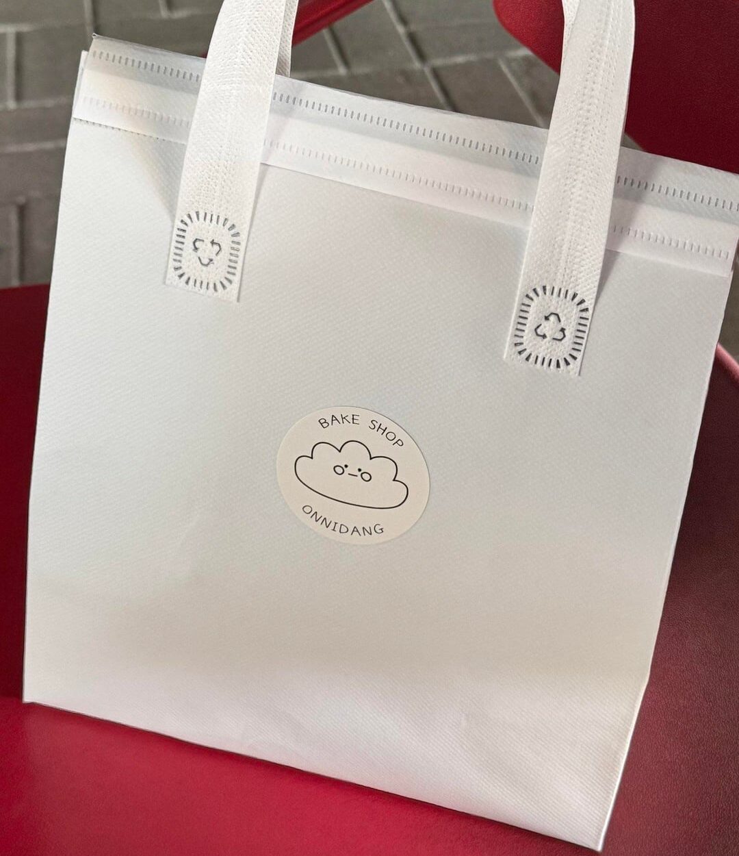 260123 ENHYPEN gifts to engenes who atended Music Bank’s prerecording