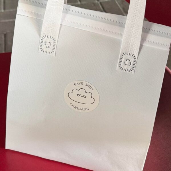 260123 ENHYPEN gifts to engenes who atended Music Bank’s prerecording