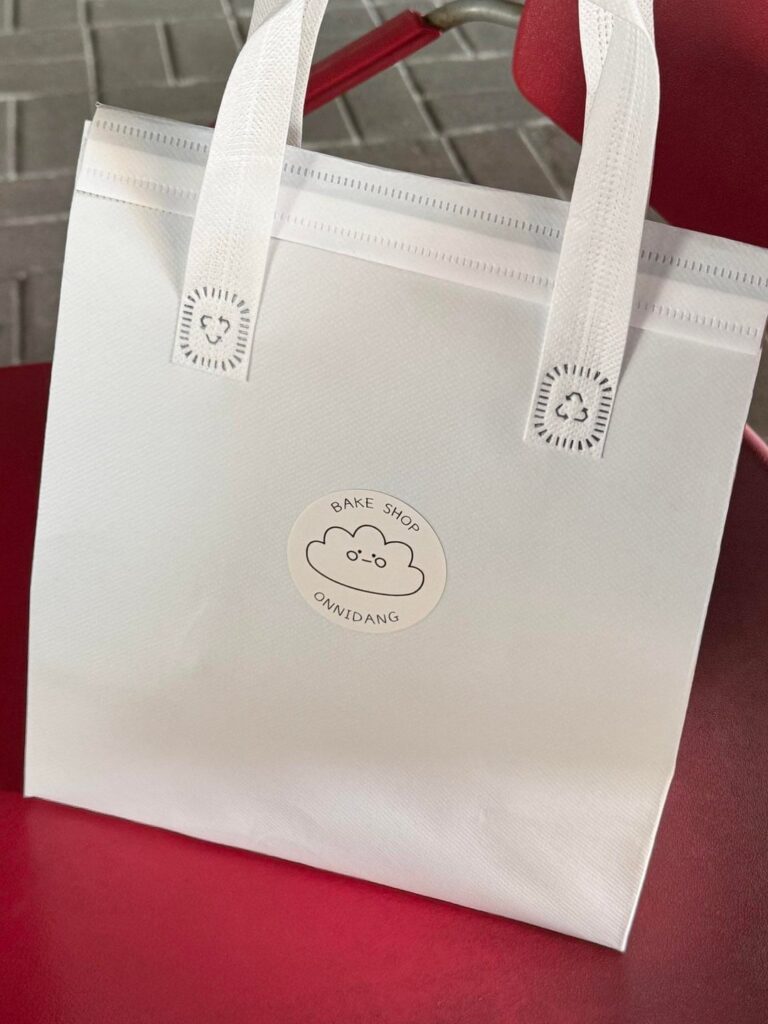 260123 ENHYPEN gifts to engenes who atended Music Bank’s prerecording