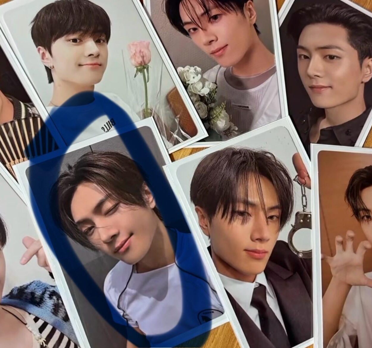 Which album is this circled Jay photocard from?