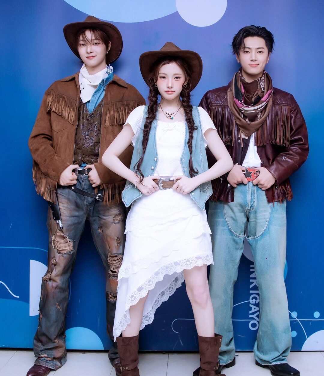 260125 kpop_sbs Twitter Update With Special MC Jay feat. MCs EJ (&TEAM) & Yihyun (Baby DONT Cry) - Post-Show Photos @ SBS Inkigayo