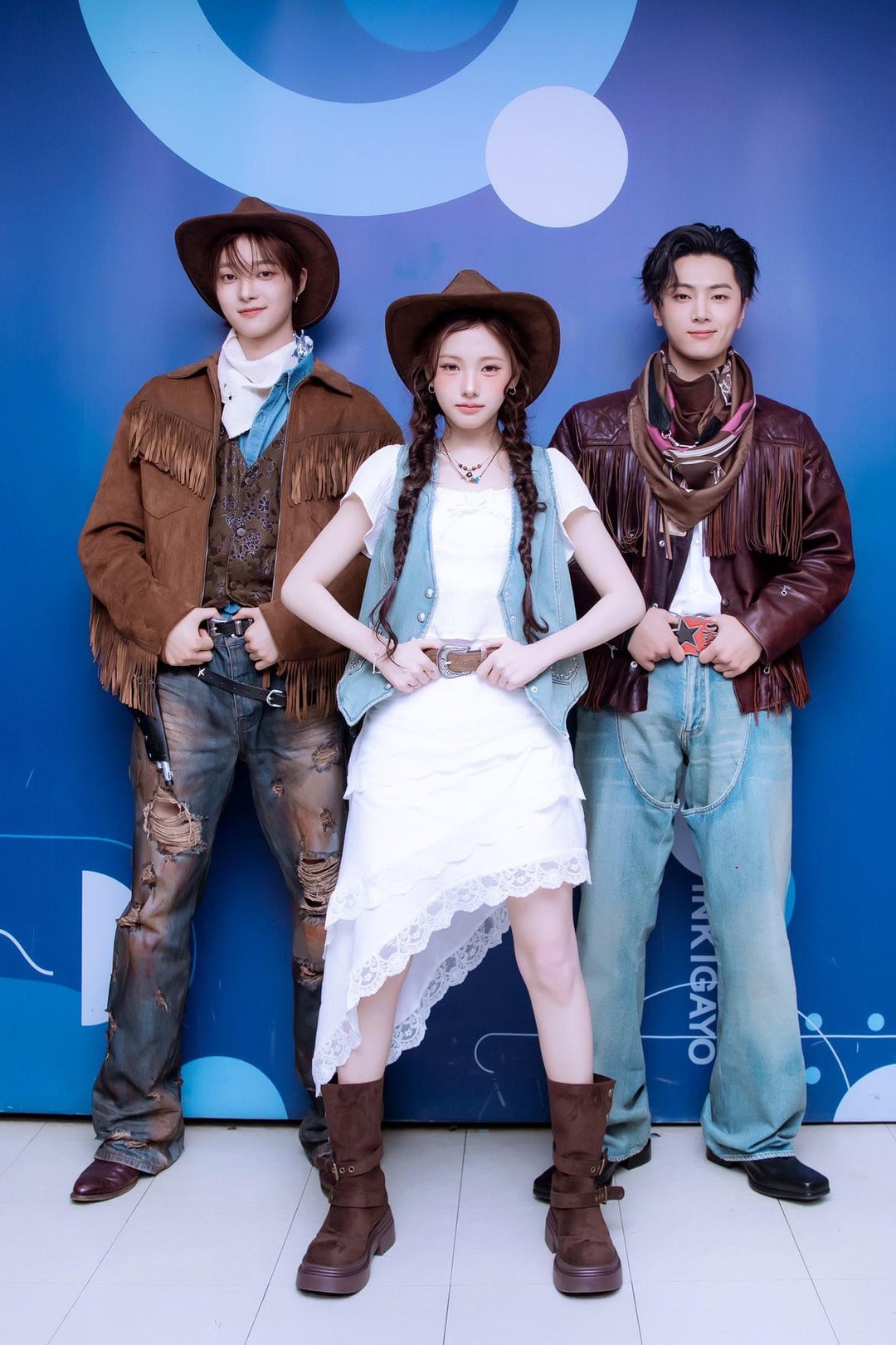 260125 kpop_sbs Twitter Update With Special MC Jay feat. MCs EJ (&TEAM) & Yihyun (Baby DONT Cry) - Post-Show Photos @ SBS Inkigayo