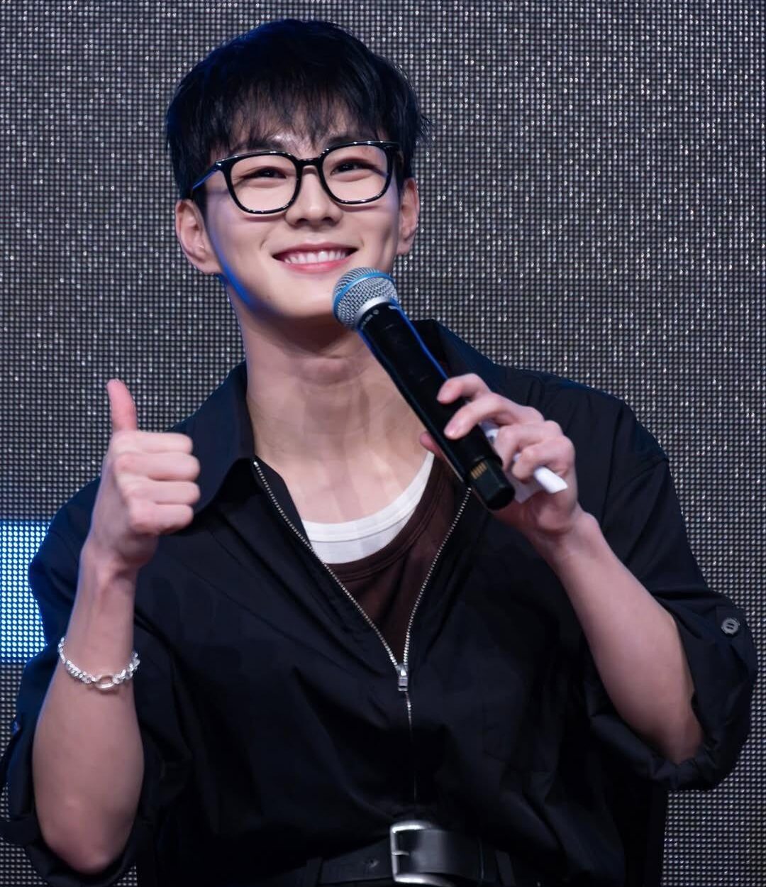 260203 joox_hk Instagram update with ENHYPEN @ VAMPIRE IS COMING in Hong Kong